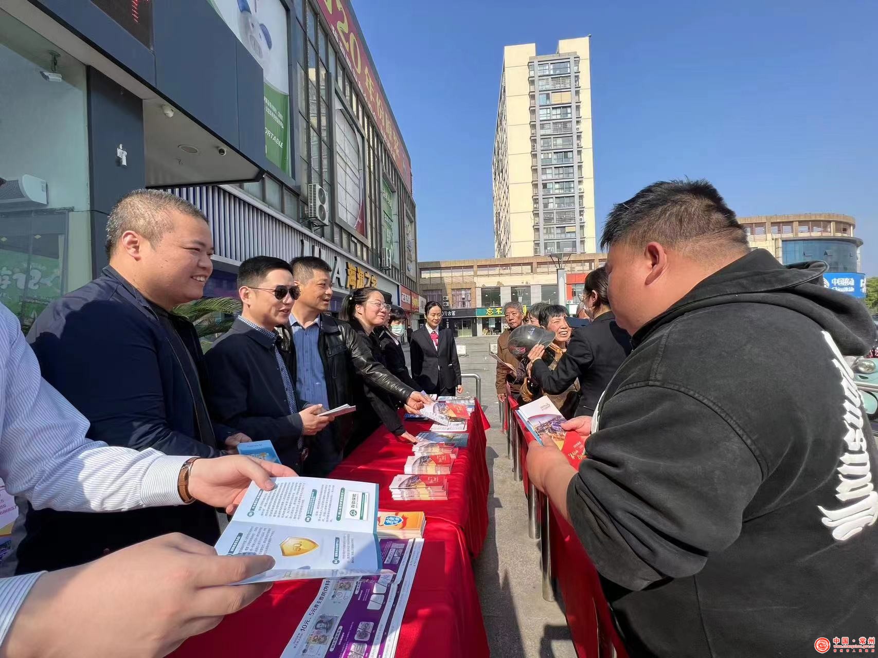 经开区开展“春风化雨 打非除害”宣传活动