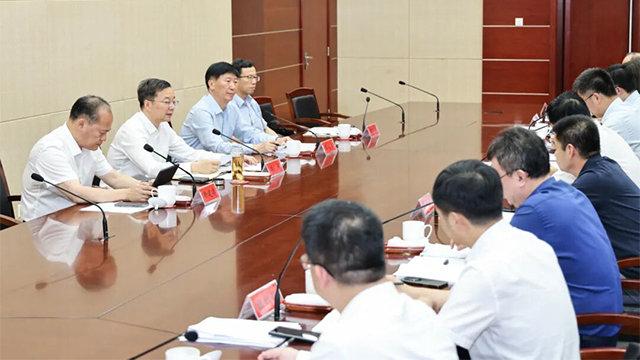 市政协召开重点提案办理座谈会